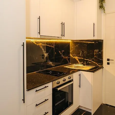 Mantisses 4 Apartman